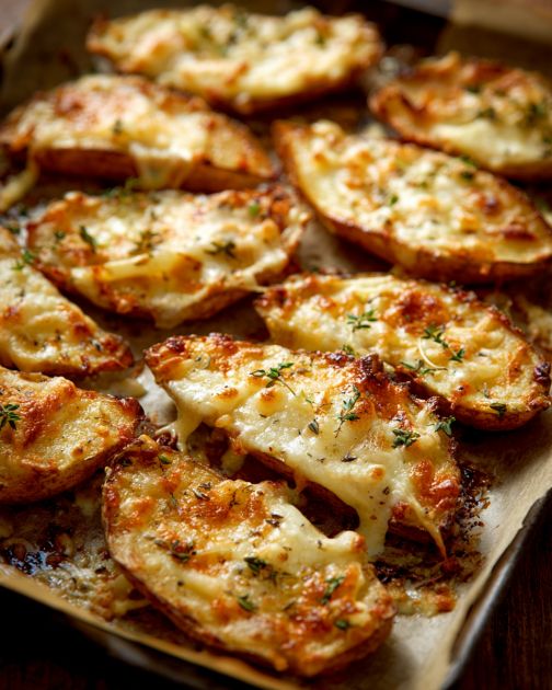 Ovnbagte kartoffelbåde med ost