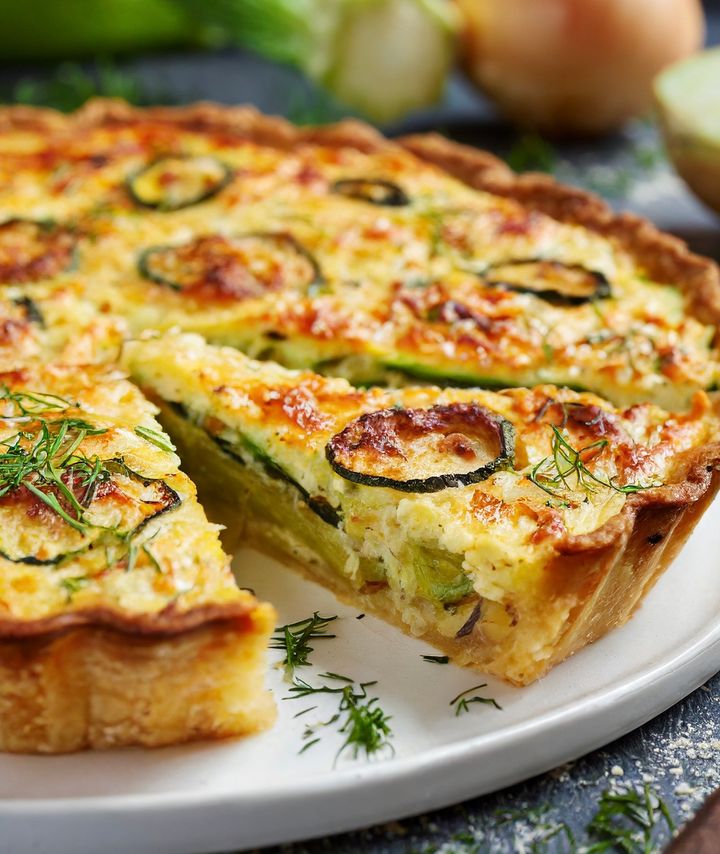 Opskrift på zucchini- og løgtærte
