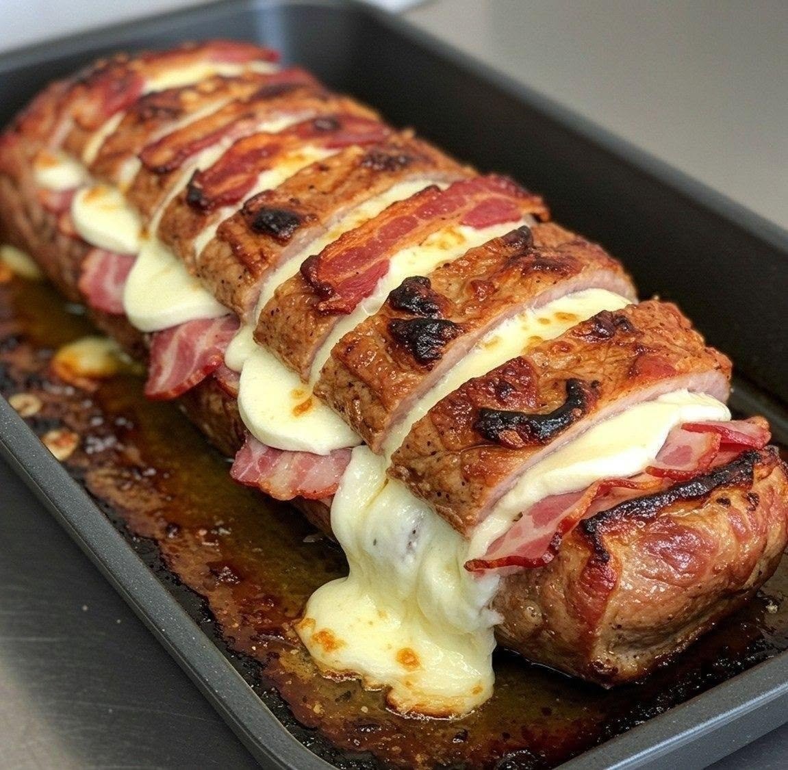 Svinekam fyldt med ost og bacon